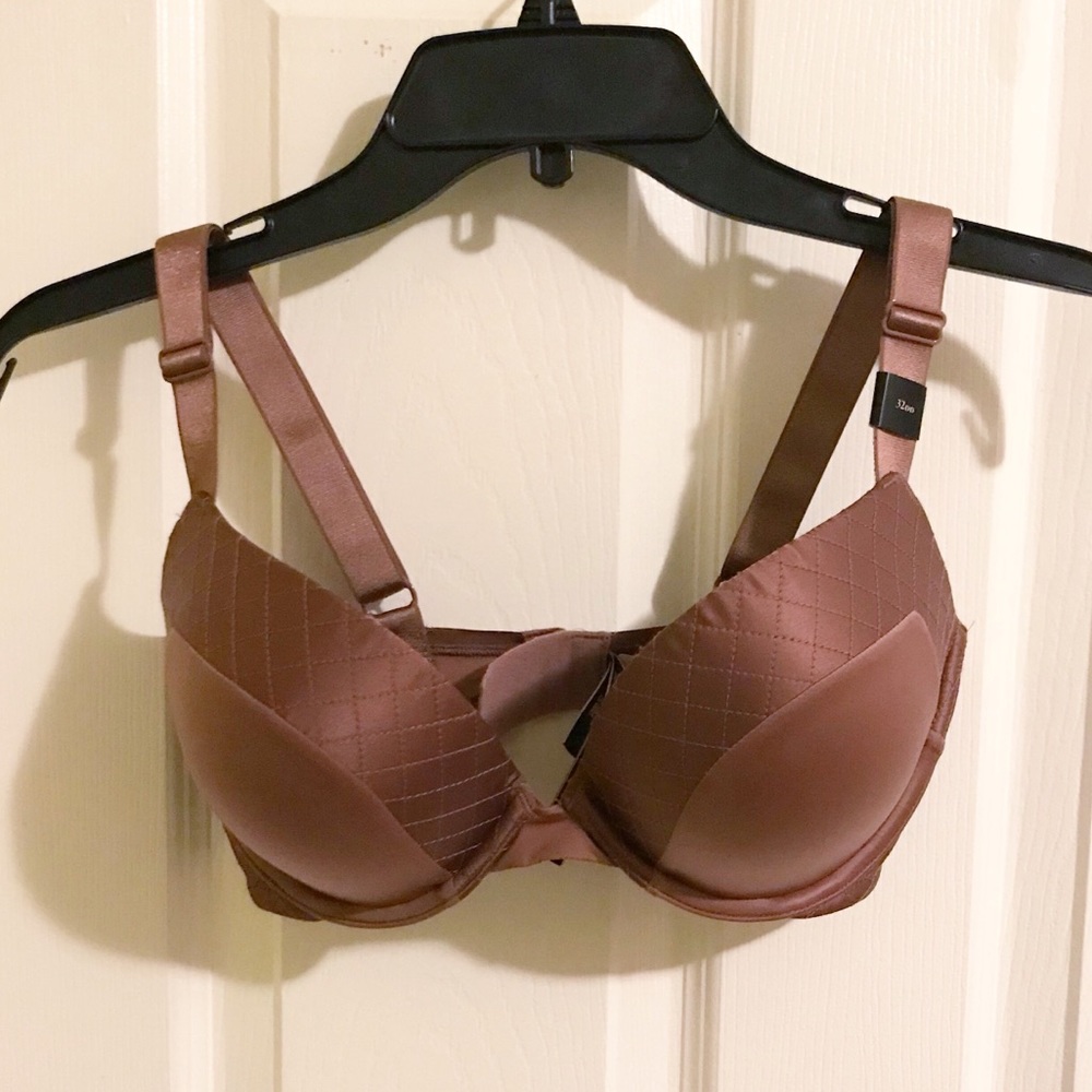 NWT Victoria’s Secret Very Sexy Push Up Bra 32DD